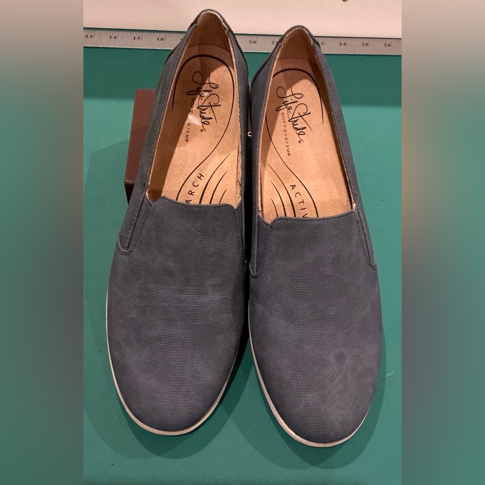 Life Stride Gray Slip-On Women’s Flats Size 9.5